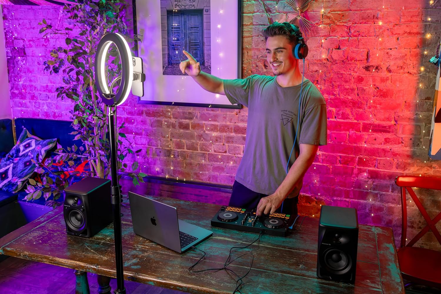 Pioneer DJ DDJ-REV1 2-Deck USB Serato DJ Mixer Controller, Black - Image 8