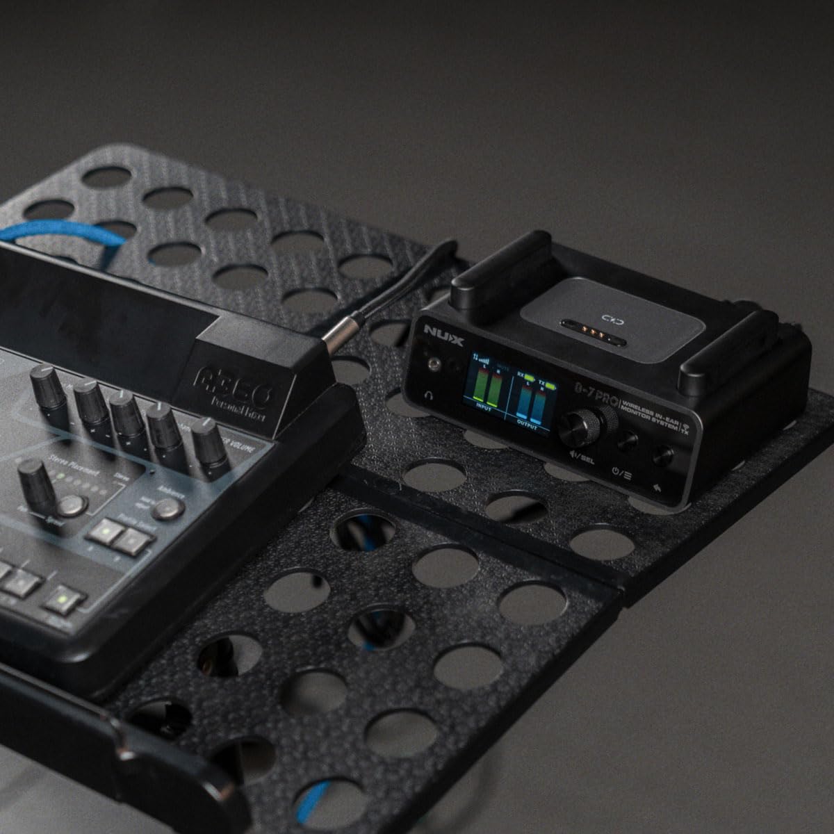 NUX B-7 Pro Stereo Wireless in-Ear Monitor System, 24-bit 48 kHz Stereo Audio, 2.4 GHz Interference-Free, Automatic Setup - Image 6