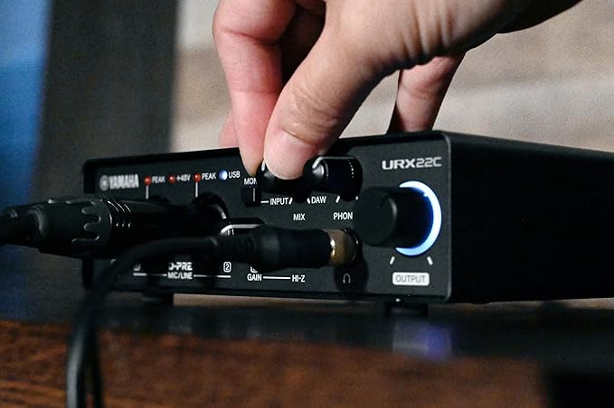 Yamaha 2-in/2-out USB-C Audio/MIDI Interface with 32-bit/192kHz Support, 2 combo Inputs, DSP-Powered Mixing/Effects, Steinberg Software Suite, Black URX22C - Image 4